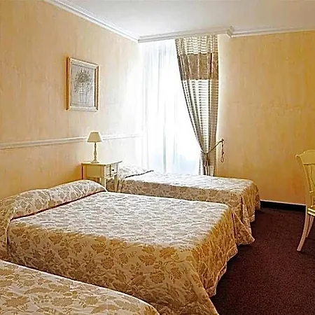 Hotel Le Grand 3*
